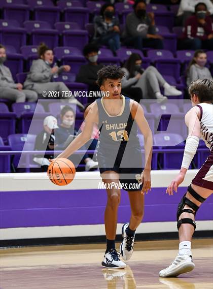 Thumbnail 2 in Morrilton vs Shiloh Christian (AAA 4A Regional First Round) photogallery.