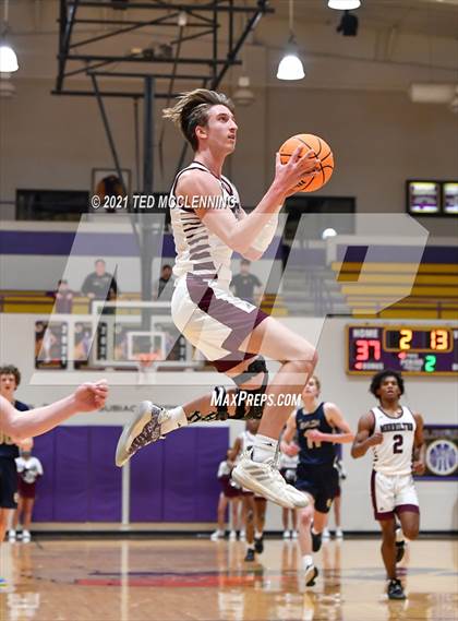 Thumbnail 2 in Morrilton vs Shiloh Christian (AAA 4A Regional First Round) photogallery.