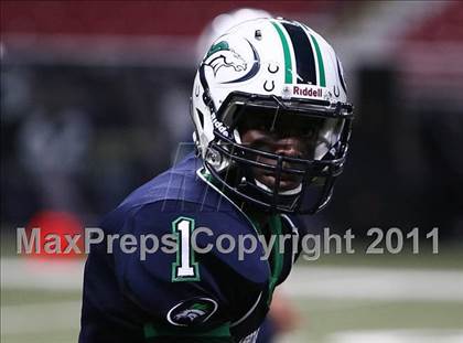 Thumbnail 3 in Marquette vs. Eureka (Great American Football Classic) photogallery.