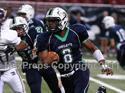 Thumbnail 2 in Marquette vs. Eureka (Great American Football Classic) photogallery.