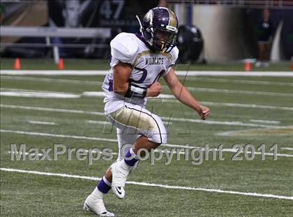 Thumbnail 2 in Marquette vs. Eureka (Great American Football Classic) photogallery.