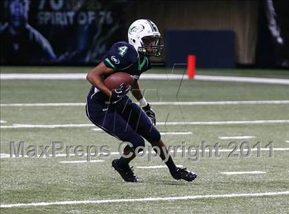 Thumbnail 3 in Marquette vs. Eureka (Great American Football Classic) photogallery.