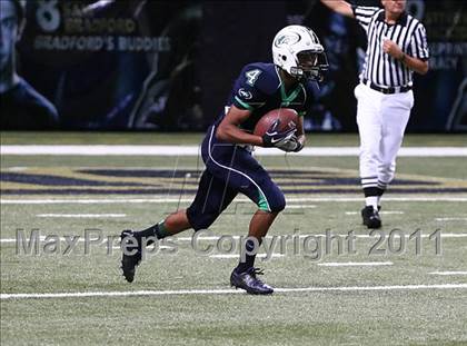 Thumbnail 2 in Marquette vs. Eureka (Great American Football Classic) photogallery.