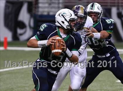 Thumbnail 3 in Marquette vs. Eureka (Great American Football Classic) photogallery.