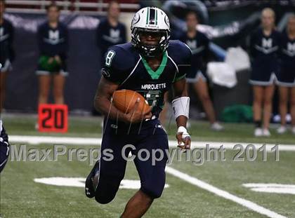 Thumbnail 2 in Marquette vs. Eureka (Great American Football Classic) photogallery.