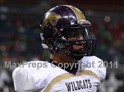 Thumbnail 3 in Marquette vs. Eureka (Great American Football Classic) photogallery.
