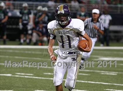 Thumbnail 3 in Marquette vs. Eureka (Great American Football Classic) photogallery.
