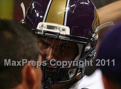 Thumbnail 3 in Marquette vs. Eureka (Great American Football Classic) photogallery.