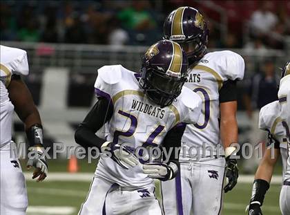 Thumbnail 1 in Marquette vs. Eureka (Great American Football Classic) photogallery.