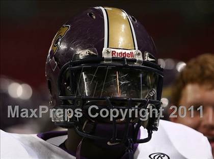 Thumbnail 2 in Marquette vs. Eureka (Great American Football Classic) photogallery.