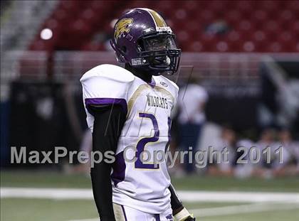Thumbnail 2 in Marquette vs. Eureka (Great American Football Classic) photogallery.
