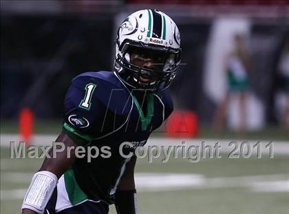 Thumbnail 2 in Marquette vs. Eureka (Great American Football Classic) photogallery.