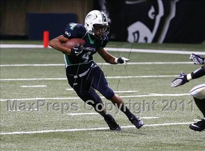 Thumbnail 1 in Marquette vs. Eureka (Great American Football Classic) photogallery.