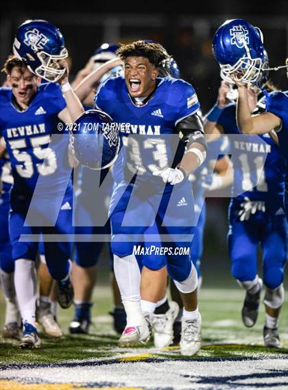 Thumbnail 2 in Kewanee @ Newman Central Catholic photogallery.