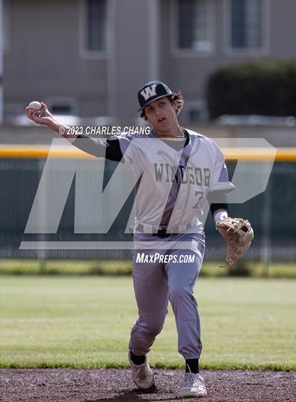 Thumbnail 3 in Windsor vs Rancho Cotate photogallery.