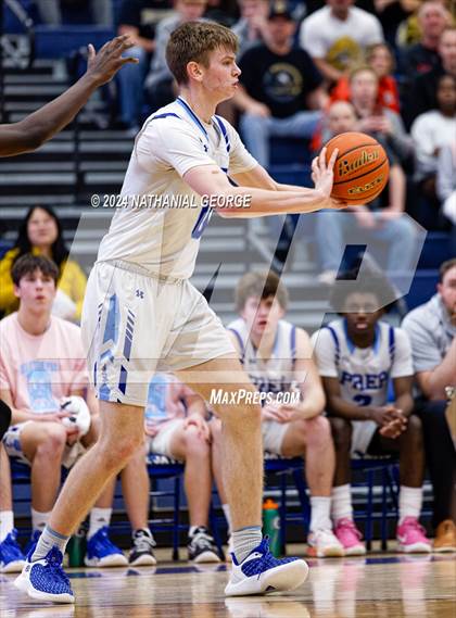 Thumbnail 1 in Lincoln Southeast @ Creighton Prep (NSAA District A-5 Final) photogallery.