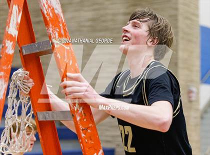 Thumbnail 2 in Lincoln Southeast @ Creighton Prep (NSAA District A-5 Final) photogallery.