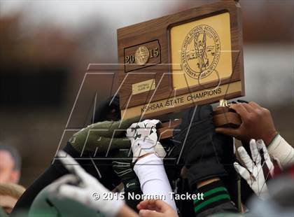 Thumbnail 2 in Derby vs. Blue Valley (KSHSAA 6A Final) photogallery.