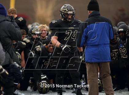 Thumbnail 2 in Derby vs. Blue Valley (KSHSAA 6A Final) photogallery.