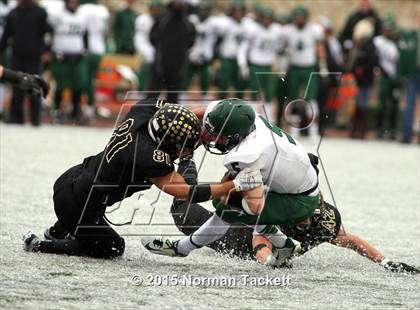 Thumbnail 1 in Derby vs. Blue Valley (KSHSAA 6A Final) photogallery.