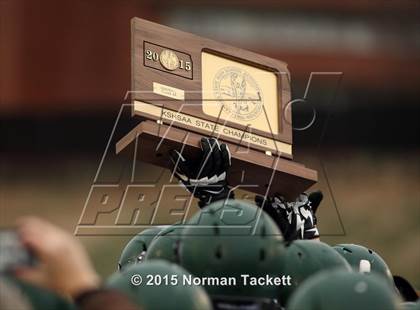 Thumbnail 3 in Derby vs. Blue Valley (KSHSAA 6A Final) photogallery.