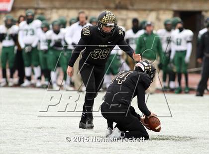 Thumbnail 1 in Derby vs. Blue Valley (KSHSAA 6A Final) photogallery.
