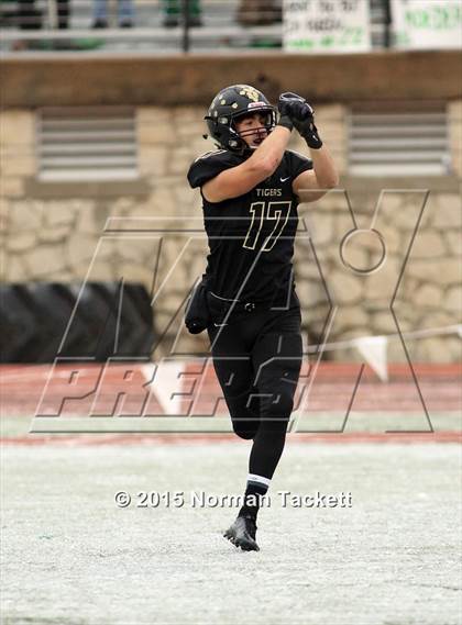 Thumbnail 2 in Derby vs. Blue Valley (KSHSAA 6A Final) photogallery.