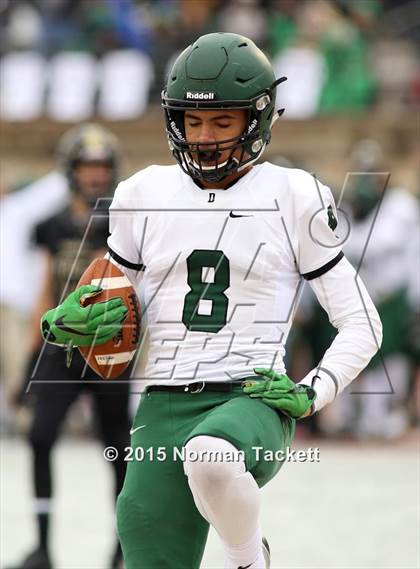 Thumbnail 2 in Derby vs. Blue Valley (KSHSAA 6A Final) photogallery.