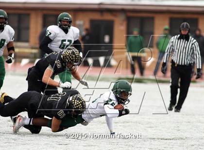 Thumbnail 2 in Derby vs. Blue Valley (KSHSAA 6A Final) photogallery.
