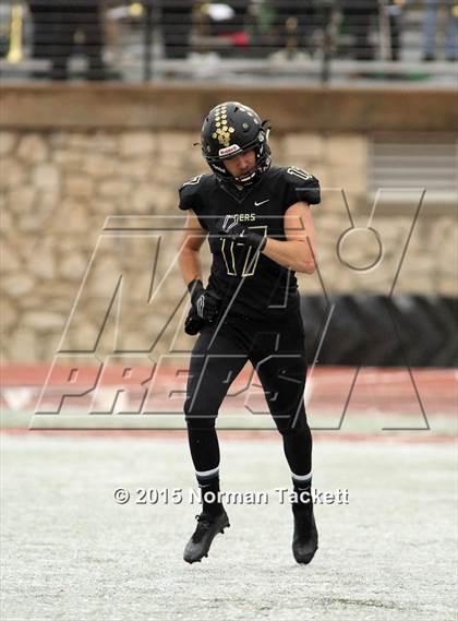 Thumbnail 3 in Derby vs. Blue Valley (KSHSAA 6A Final) photogallery.
