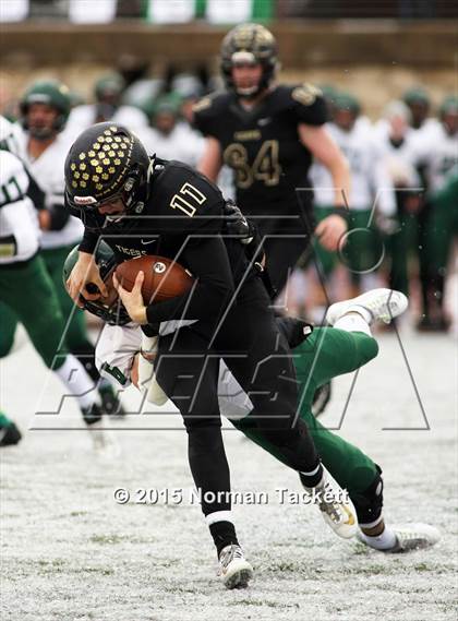 Thumbnail 3 in Derby vs. Blue Valley (KSHSAA 6A Final) photogallery.