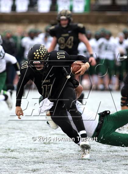 Thumbnail 1 in Derby vs. Blue Valley (KSHSAA 6A Final) photogallery.
