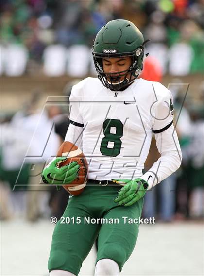Thumbnail 3 in Derby vs. Blue Valley (KSHSAA 6A Final) photogallery.