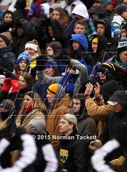 Thumbnail 3 in Derby vs. Blue Valley (KSHSAA 6A Final) photogallery.