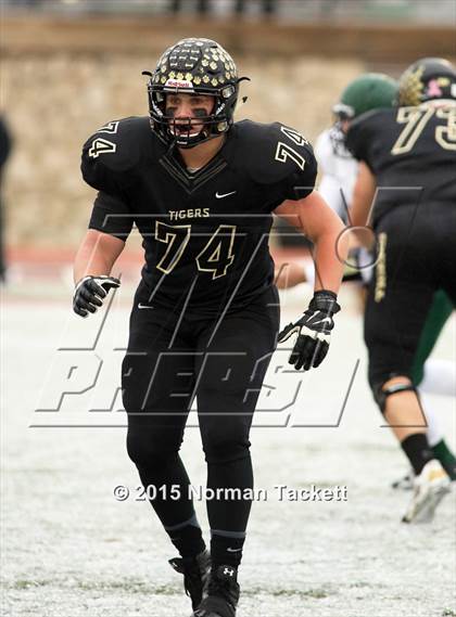 Thumbnail 1 in Derby vs. Blue Valley (KSHSAA 6A Final) photogallery.