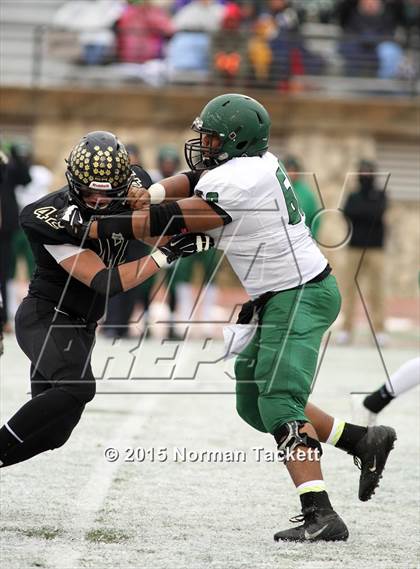 Thumbnail 3 in Derby vs. Blue Valley (KSHSAA 6A Final) photogallery.