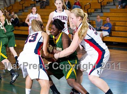 Thumbnail 3 in Yorba Linda vs Royal (Santa Barbara Tournament of Champions) photogallery.