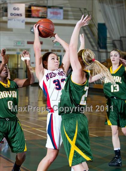Thumbnail 3 in Yorba Linda vs Royal (Santa Barbara Tournament of Champions) photogallery.