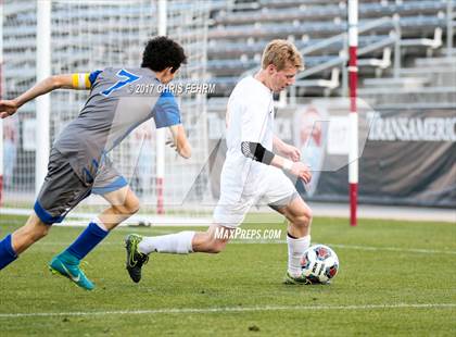 Thumbnail 2 in Denver East vs. Broomfield (CHSAA 5A Final) photogallery.