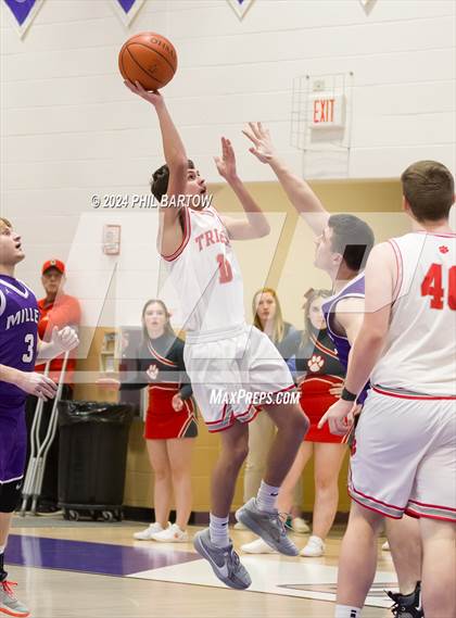 Thumbnail 2 in Miller vs. Trimble (OHSSA South East District Division IV Sectional) photogallery.