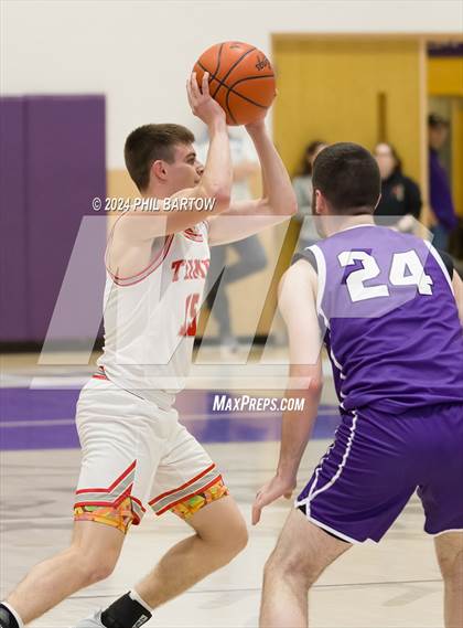 Thumbnail 3 in Miller vs. Trimble (OHSSA South East District Division IV Sectional) photogallery.