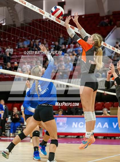 Thumbnail 1 in Polk County vs Falls Lake (NCHSAA 1A Final) photogallery.