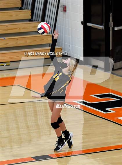 Thumbnail 3 in Illini Central @ Illini Bluffs photogallery.