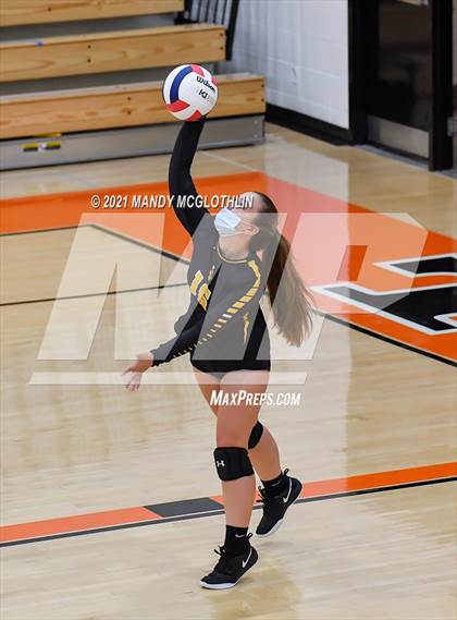 Thumbnail 2 in Illini Central @ Illini Bluffs photogallery.