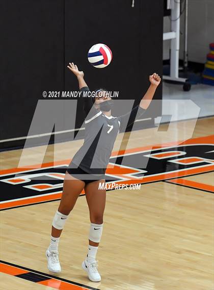 Thumbnail 1 in Illini Central @ Illini Bluffs photogallery.