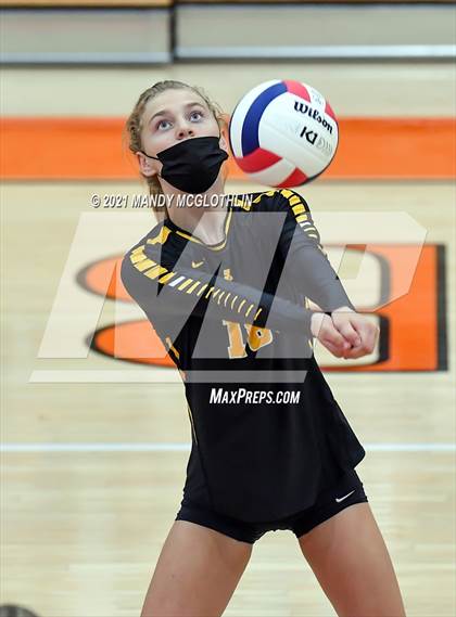 Thumbnail 1 in Illini Central @ Illini Bluffs photogallery.