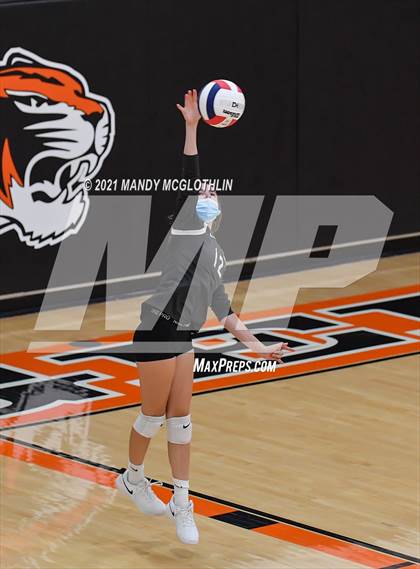 Thumbnail 2 in Illini Central @ Illini Bluffs photogallery.