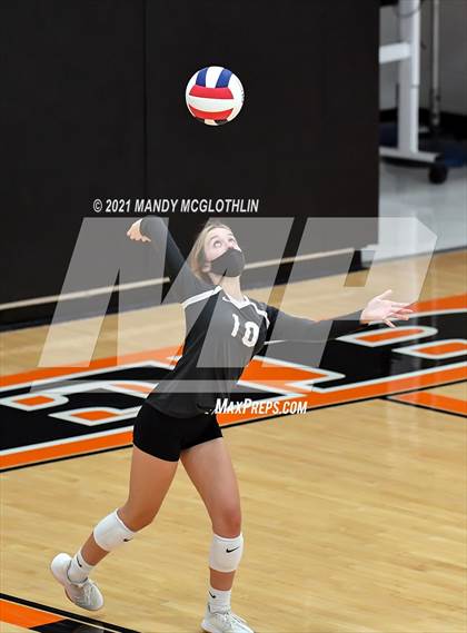 Thumbnail 2 in Illini Central @ Illini Bluffs photogallery.