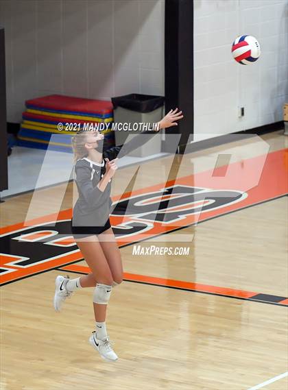 Thumbnail 1 in Illini Central @ Illini Bluffs photogallery.