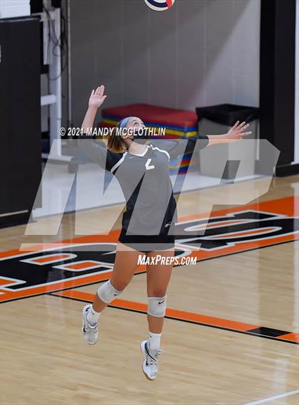 Thumbnail 2 in Illini Central @ Illini Bluffs photogallery.